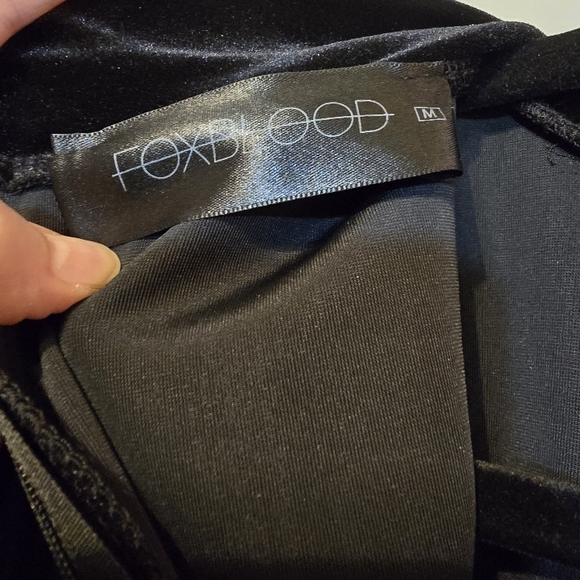 Elegant Black Velvet Dress Foxblood M - Picture 5 of 6